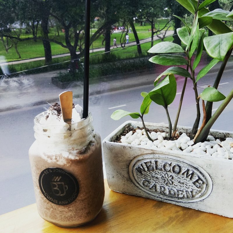Be & John Coffee ( Nguồn ảnh: Sưu tầm )