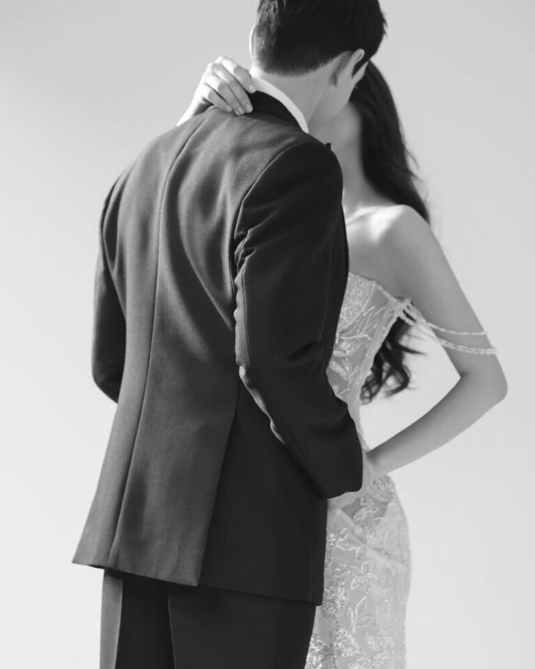 Ảnh couple giấu mặt là gì?