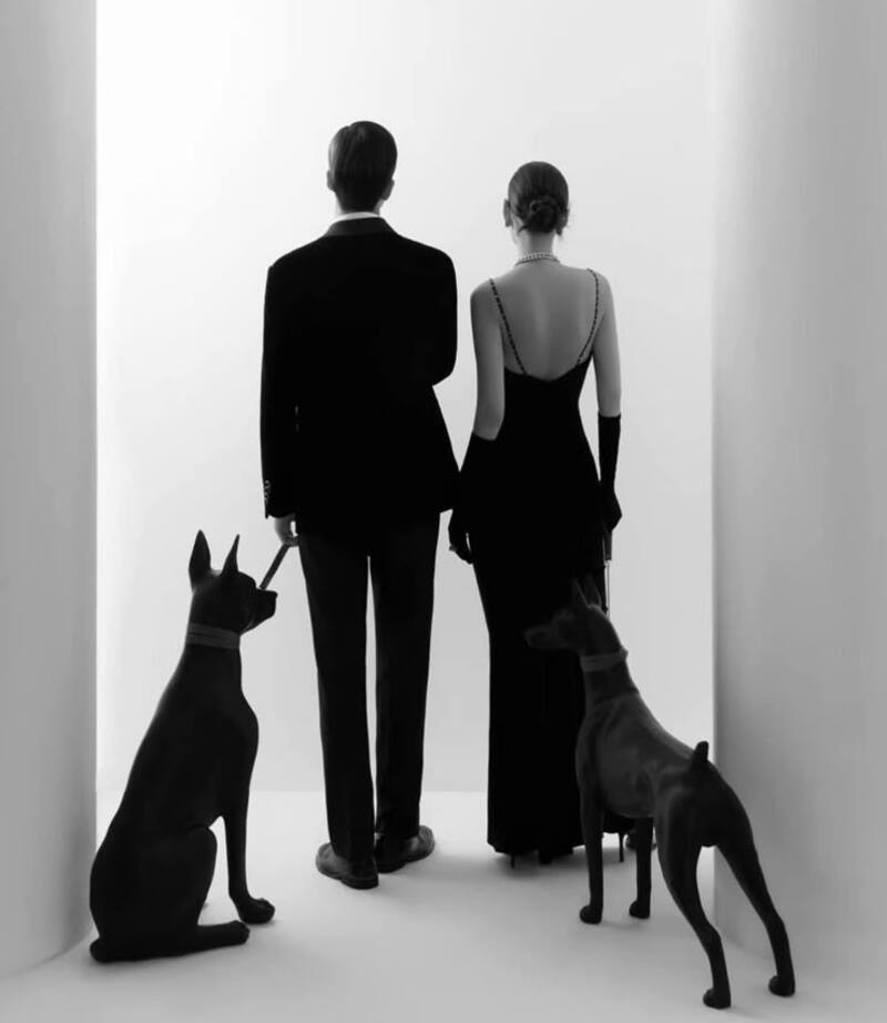 Chụp couple giấu mặt trong studio