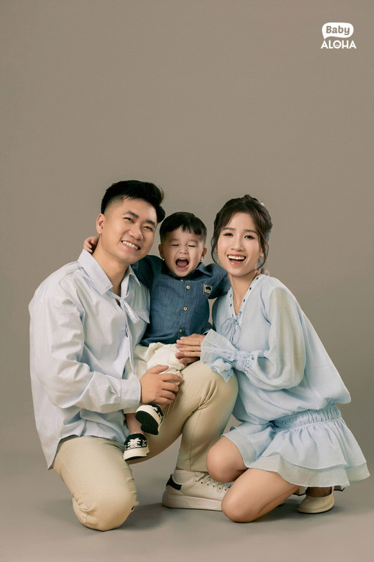 Hình ảnh gia đình 3 người