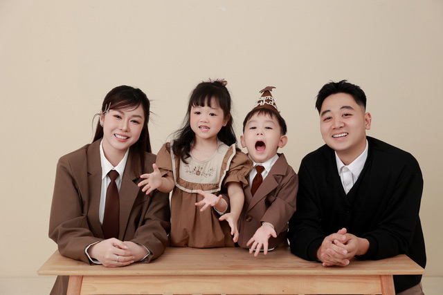 Hình ảnh về gia đình 4 ngươfi