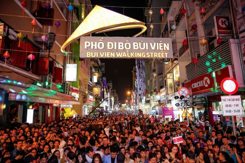 Phố Tây Bùi Viện ( Nguồn ảnh: Sưu tầm )