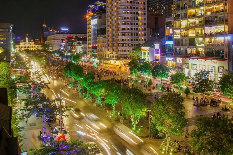 Phố đi bộ Nguyễn Huệ ( Nguồn ảnh: Sưu tầm )