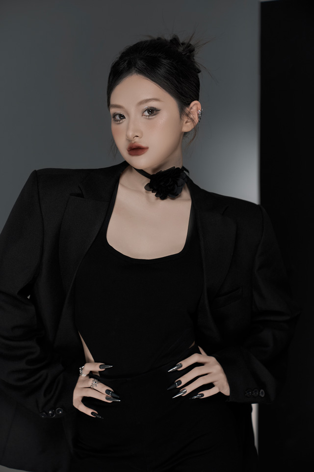 Gợi ý cách chụp ảnh profile doanh nhân nữ