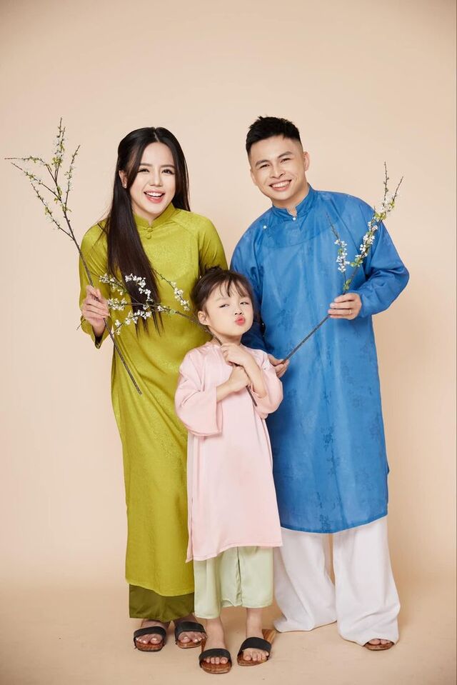 Hình ảnh gia đình đẹp ngày lễ Tết, đón xuân an lành