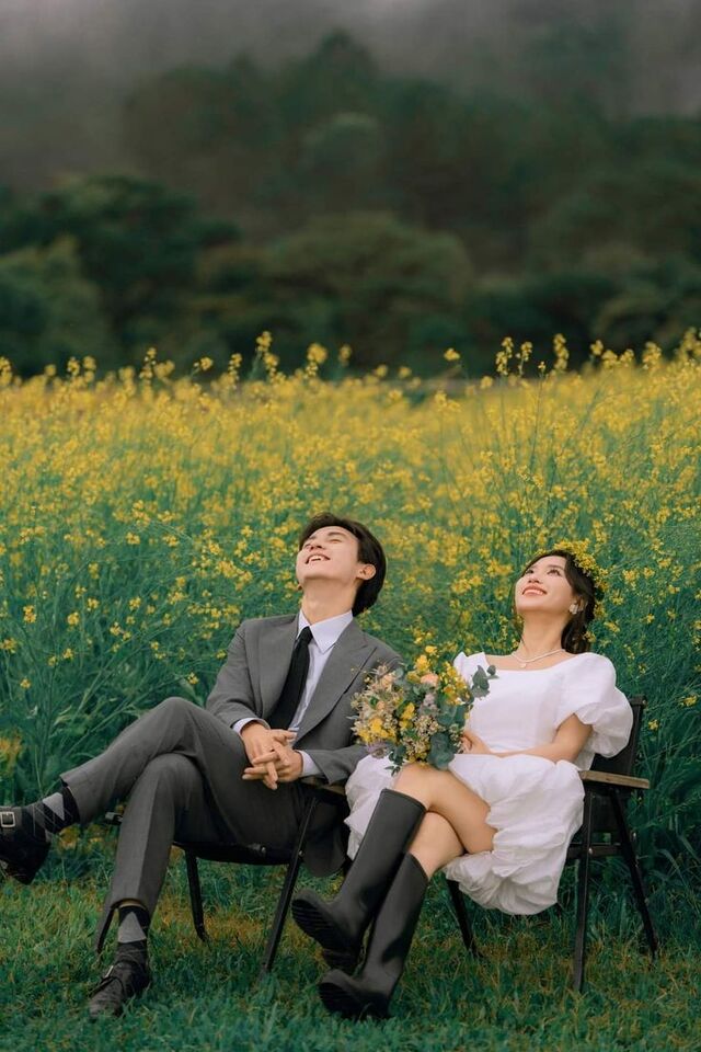 Hình ảnh couple đời thường tự nhiên, chân thật
