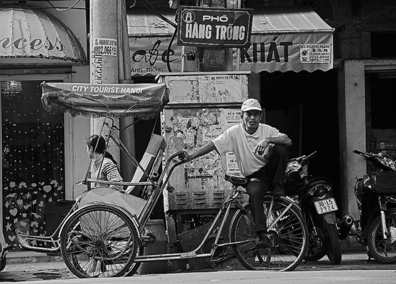 Phố Hàng Trống ( Nguồn ảnh: Sưu Tầm )