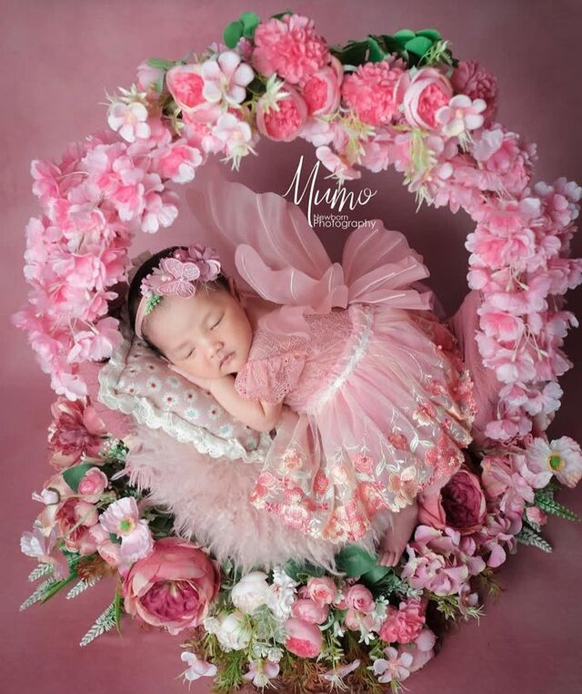 Bộ ảnh newborn phong cách cổ tích huyền ảo, đáng yêu