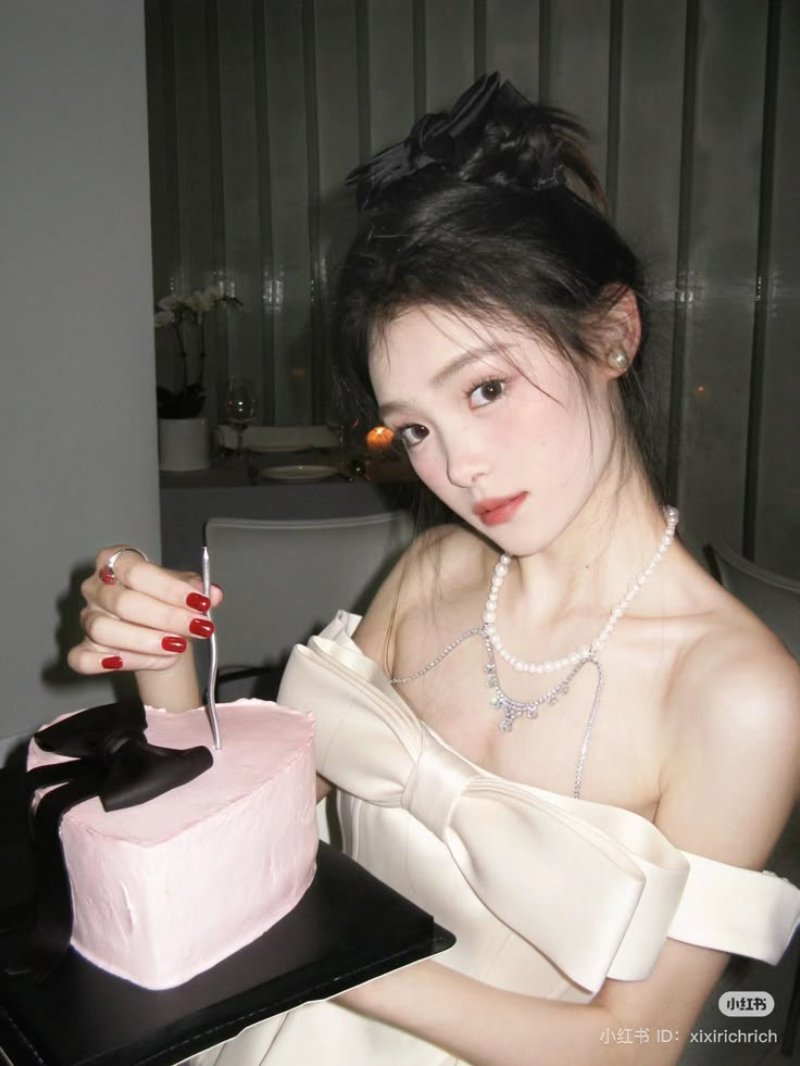 Các tips chụp ảnh với bánh sinh nhật thật ấn tượng ( Nguồn ảnh: Sưu tầm )