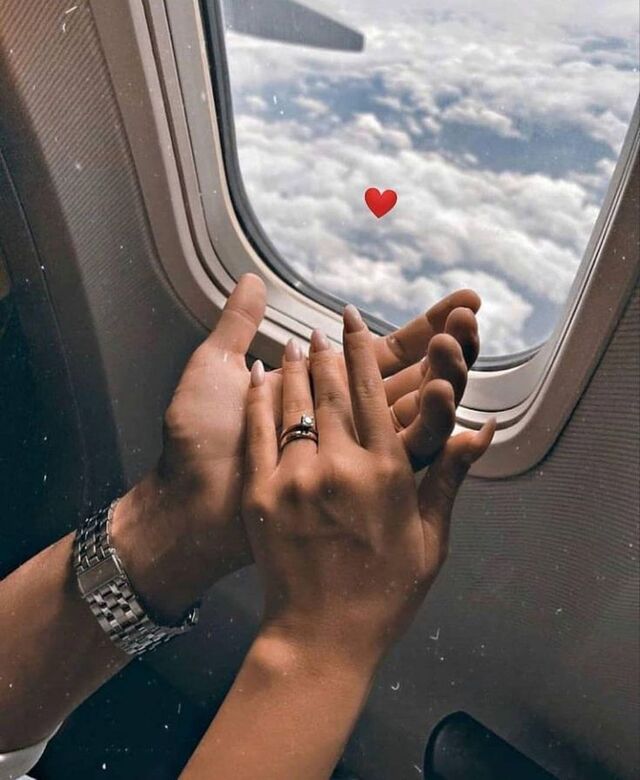 Hình ảnh nắm tay người yêu đi du lịch cùng nhau
