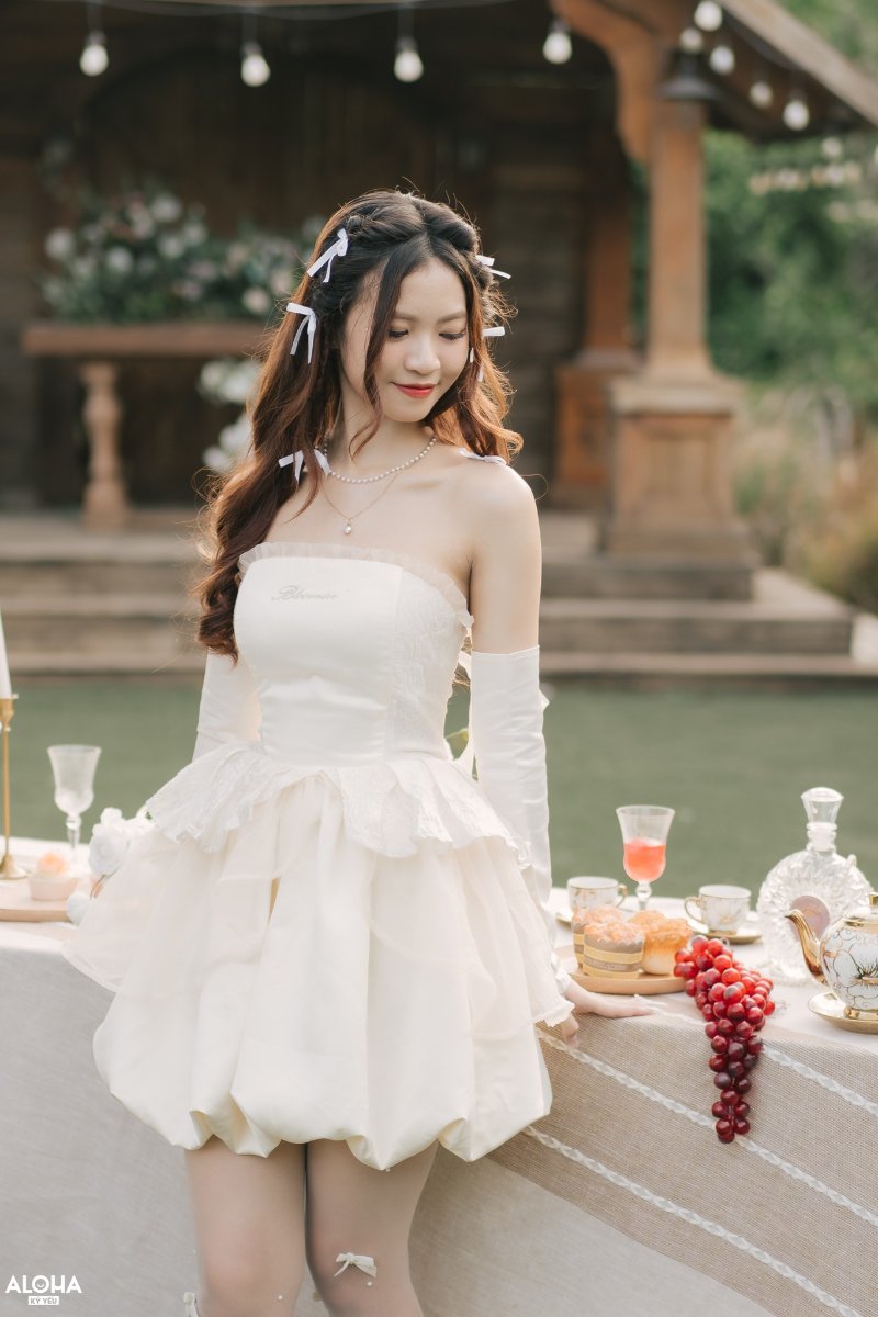 Váy đầm ren style trẻ trung, hiện đại ( Nguồn ảnh: Sưu tầm )