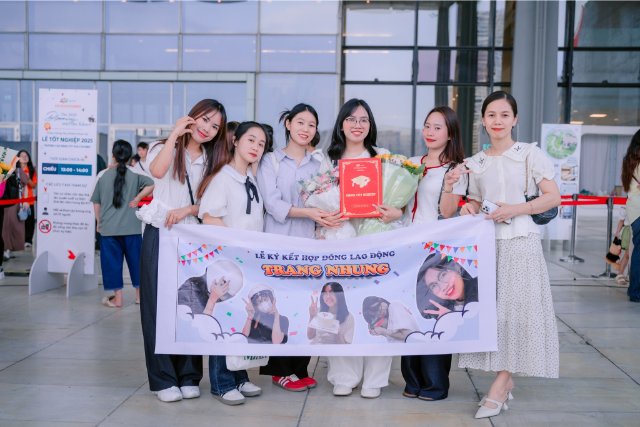 Hình ảnh Banner Tốt Nghiệp Cute ( Nguồn ảnh: Sưu tầm )