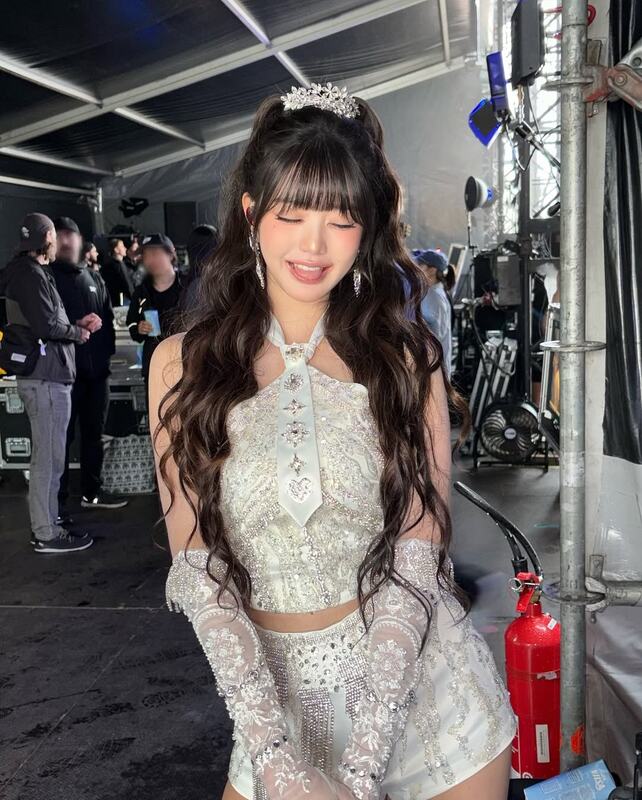 Hình ảnh nữ Idol Hàn Quốc trong trang phục sân khấu cute