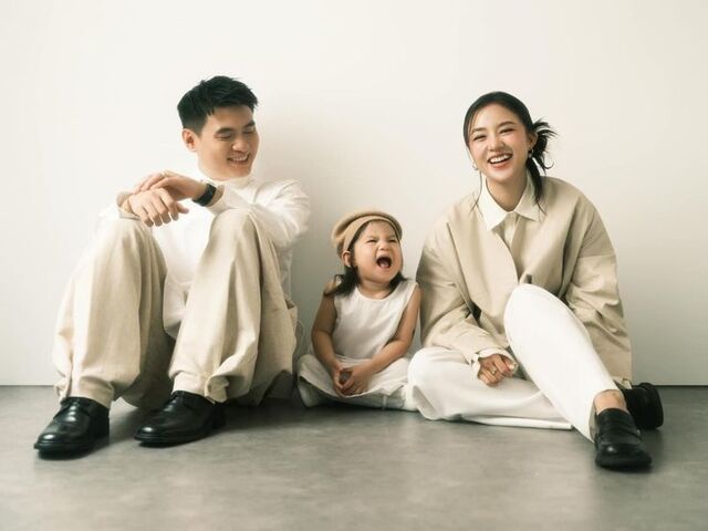 Ảnh gia đình hạnh phúc đẹp làm hình nền máy tính