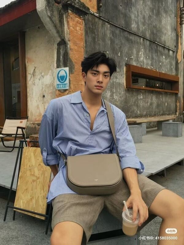 Hình idol nam TikTok điển trai phong cách năng động