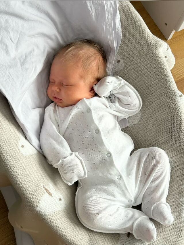 Ảnh newborn trong tuần đầu tiên đáng nhớ của bé