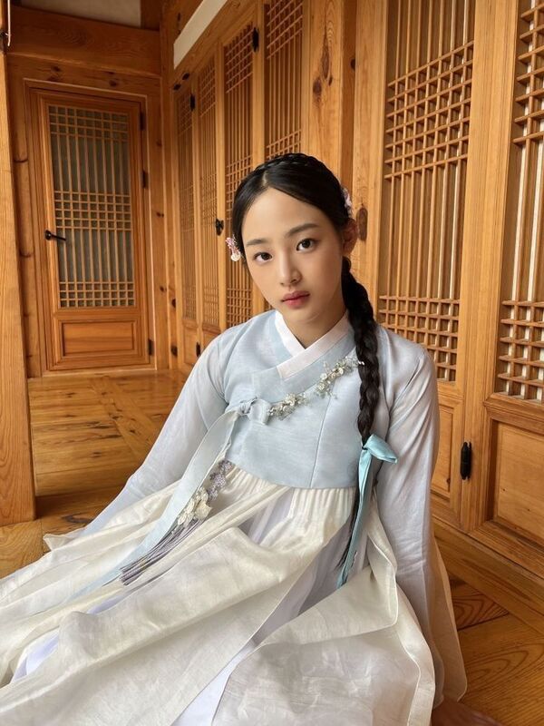 Ảnh idol Hàn với style cổ trang, truyền thống