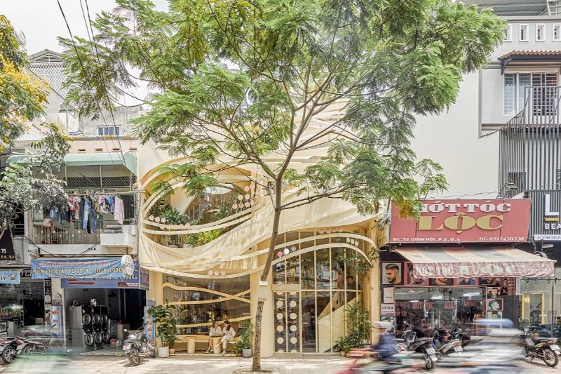 September Saigon ( Nguồn ảnh: Sưu tầm )