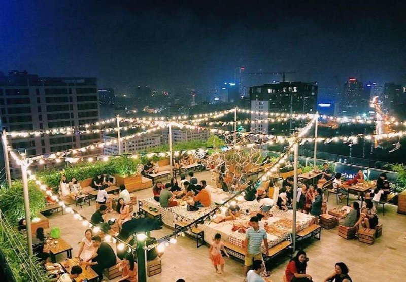 Quán cafe chụp ảnh đẹp ở Hà Nội Trill Rooftop Cafe & Bistro ( Nguồn ảnh: Sưu tầm )