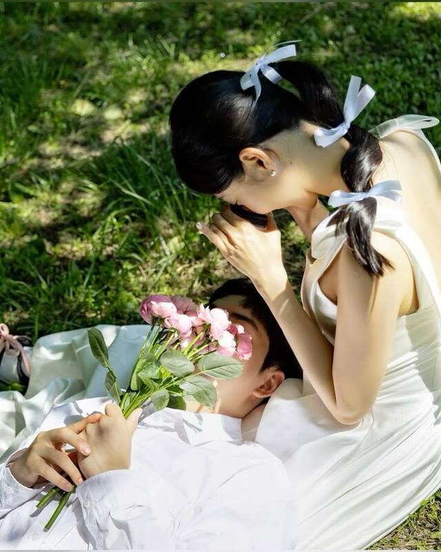 Cách chụp ảnh sinh nhật cùng người yêu đẹp và tự nhiên
