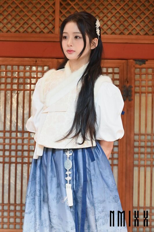 Ảnh idol Hàn Quốc phong cách cổ trang đẹp mê mẩn