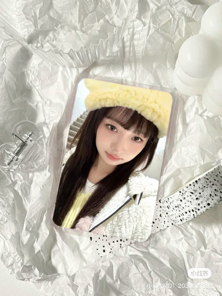 Hình ảnh idol fanmade dạng thẻ pastel cute