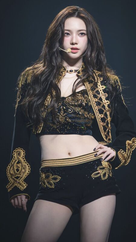 Hình ảnh idol Kpop nữ trong concept sân khấu