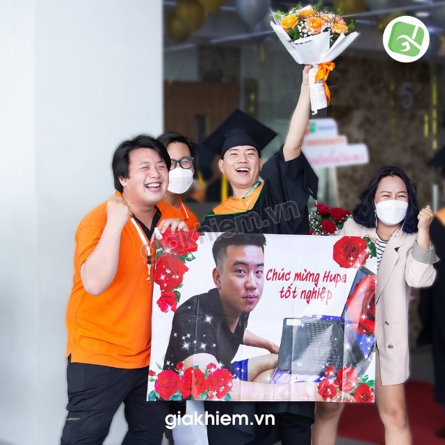 banner tốt nghiệp bựa ( Nguồn ảnh: Sưu tầm )
