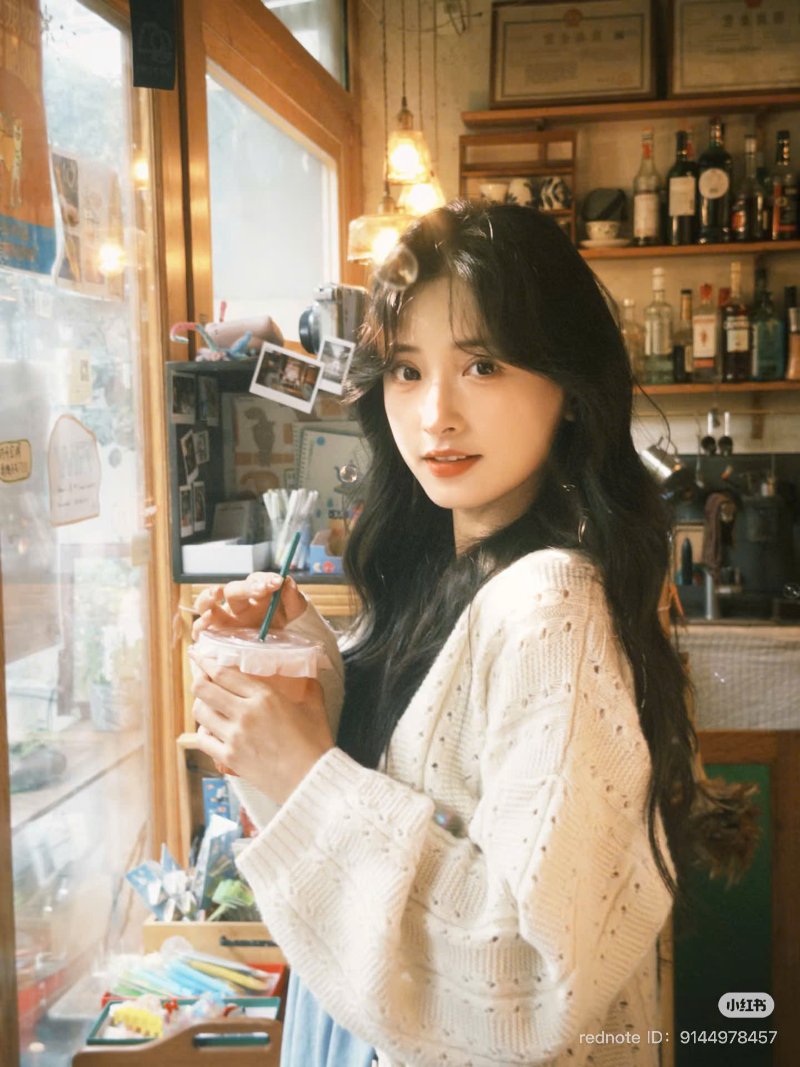 Lưu ý khi sống ảo chụp ảnh ở quán cafe ( Nguồn ảnh: Sưu tầm )