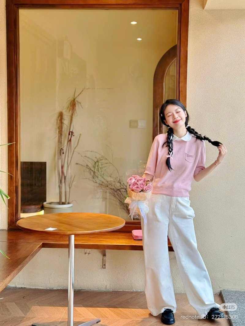 Chụp ảnh ở quán cafe với dáng chụp từ xa ( Nguồn ảnh: Sưu tầm )