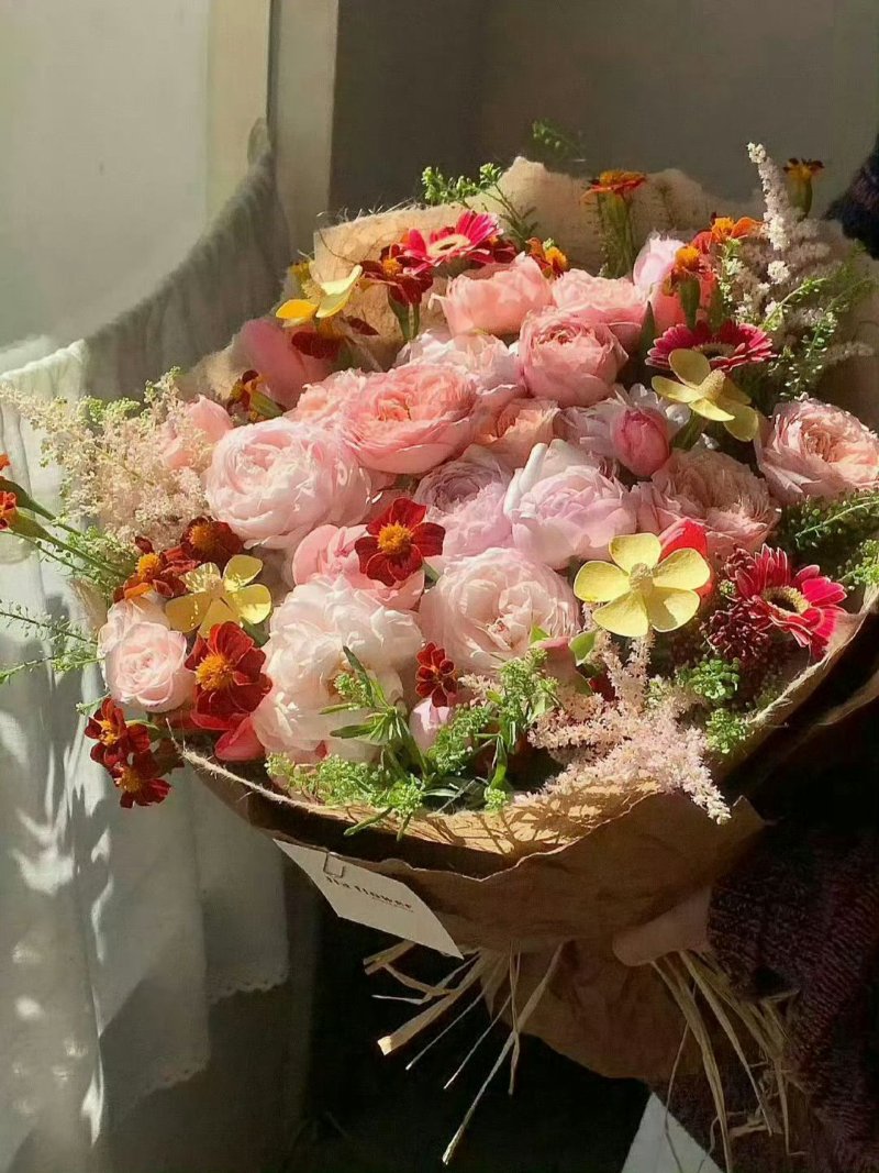 Bó hoa tặng tốt nghiệp ( nguồn ảnh: sưu tầm )