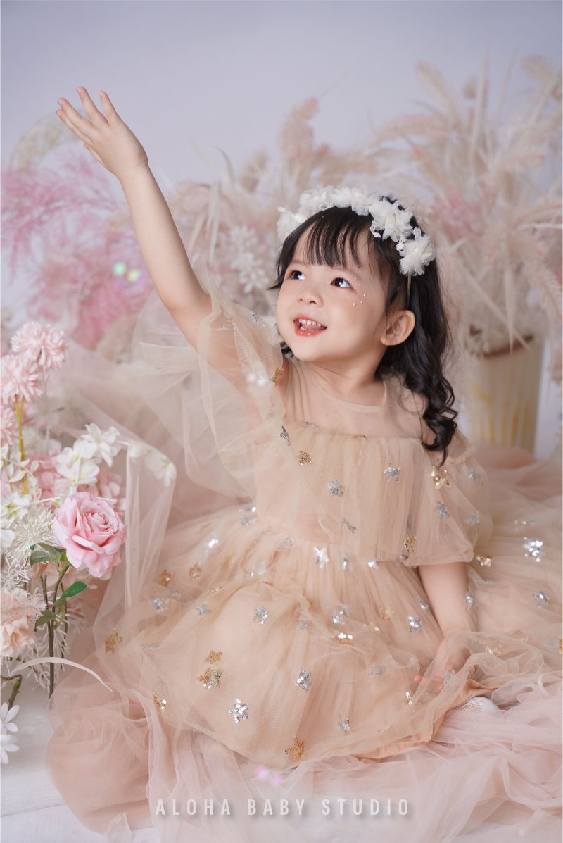 Tên đệm hay cho bé gái tên Hoa