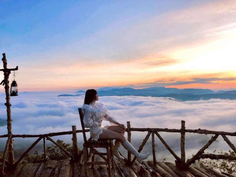 Cầu gỗ săn mây Đà Lạt