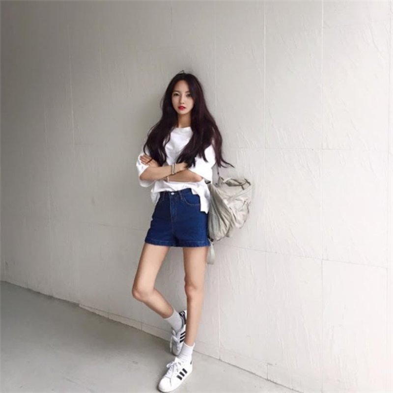 Dựa tường tỏa khí chất