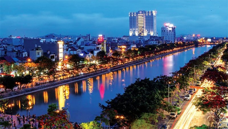 Phố đi bộ cạnh sông Tam Bạc ( nguồn ảnh: sưu tầm )