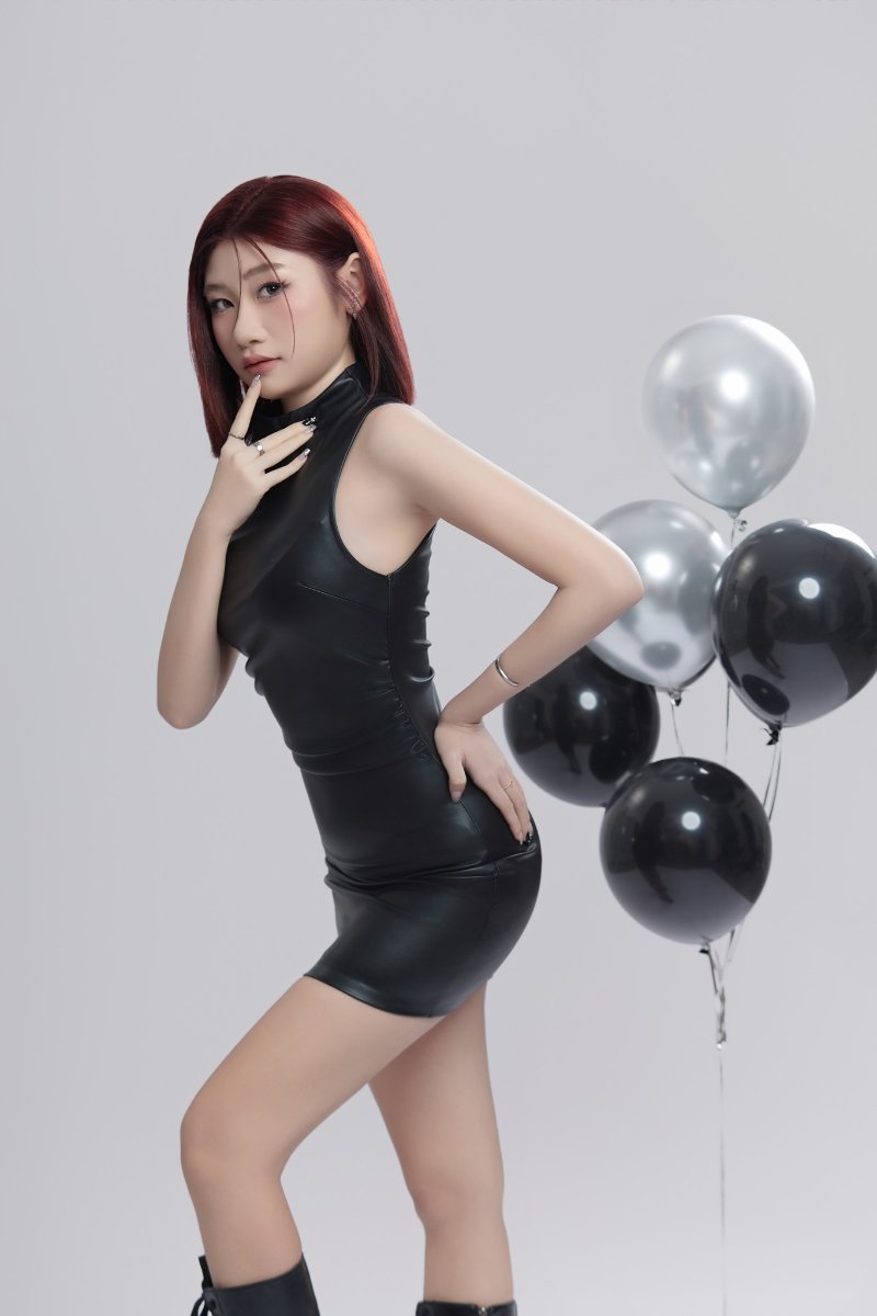 Tạo dáng chụp ảnh nữ khi mặc váy body