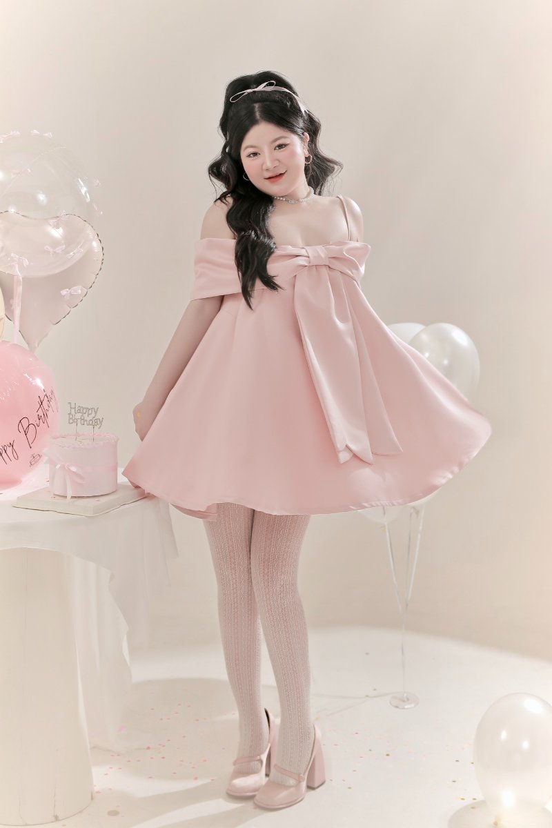 Tạo dáng chụp ảnh nữ khi mặc váy xòe