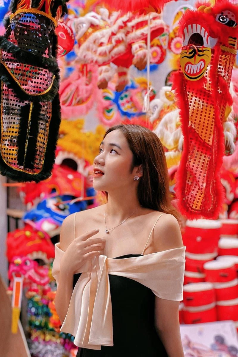 Váy trễ vai quyến rũ