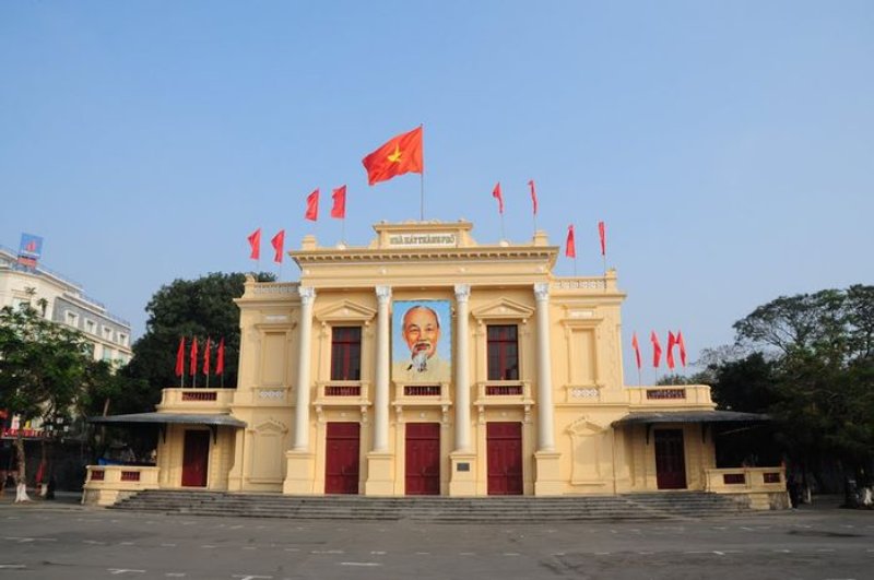 Nhà hát lớn Hải Phòng ( nguồn ảnh: sưu tầm )