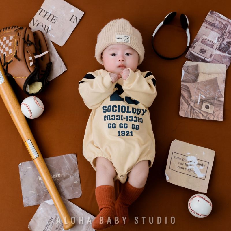 Chụp ảnh em bé sơ sinh concept thể thao