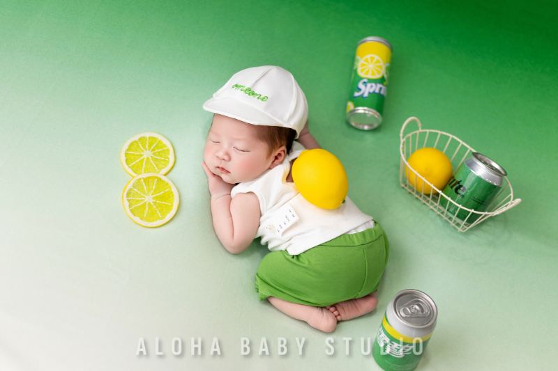 Chụp ảnh vào buổi sáng khi bé đã ngủ no và vui vẻ
