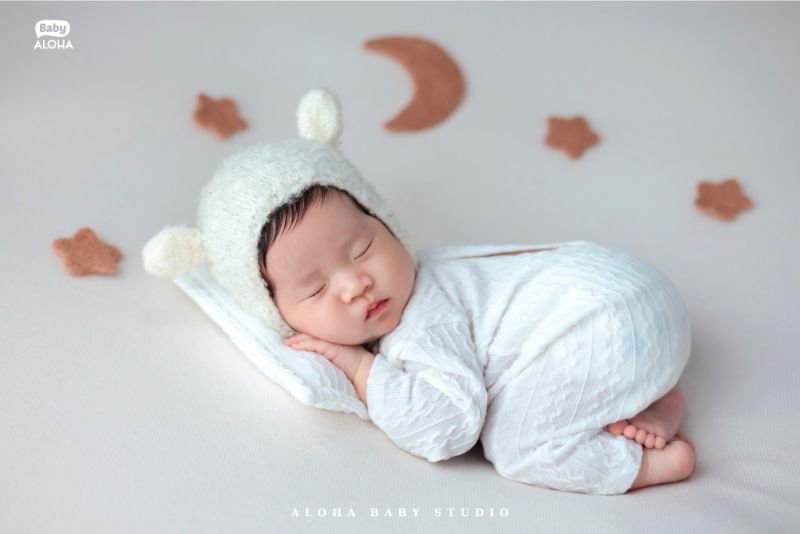 Concept chụp ảnh sơ sinh Giấc mơ trăng sao