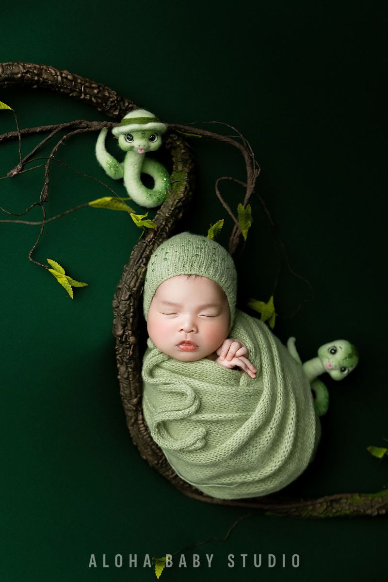 Hướng dẫn tạo dáng cho bé sơ sinh quấn kén