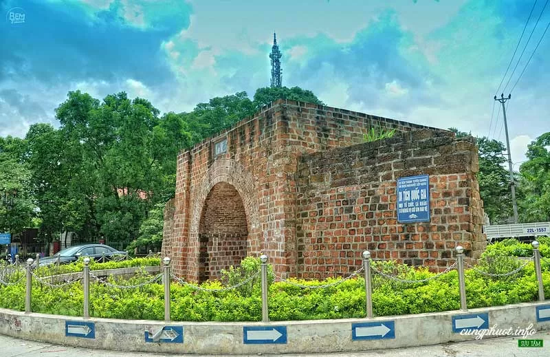 Thành nhà Mạc (TP. Tuyên Quang) ( nguồn ảnh: sưu tầm )