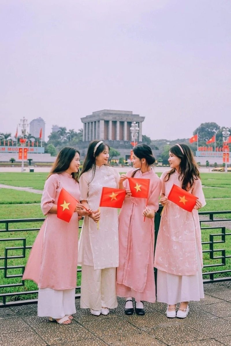 Áo dài truyền thống