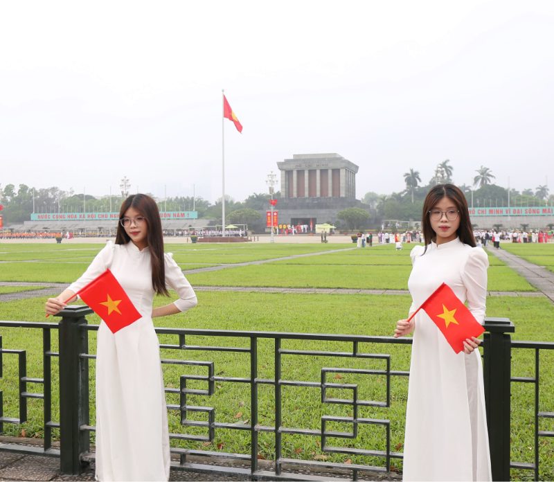 Các Quy định khác cần biết (Trang phục, Hành vi)