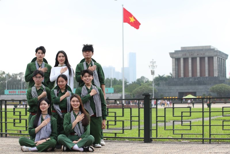 Chụp ảnh ngày 30-4 và 2-9 ở Lăng Bác