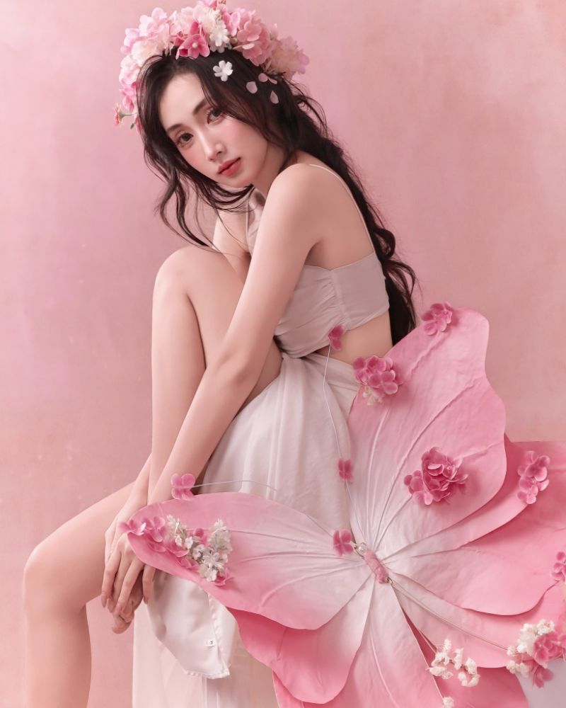 Concept chụp ảnh sinh nhật với chiếc váy hồng dễ thương