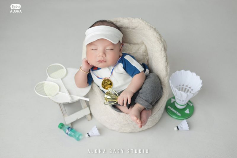 Kỹ thuật tương tác và tạo dáng an toàn cho bé newborn