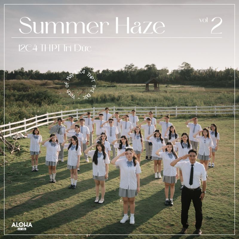 Thực hiện buổi chụp ảnh với tinh thần đoàn kết cao